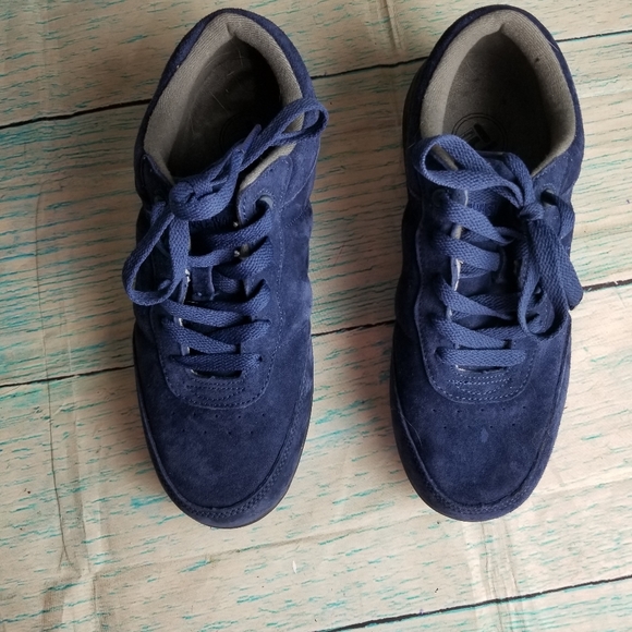 Propet washable suede walking shoes size 5.5 - Picture 4 of 6